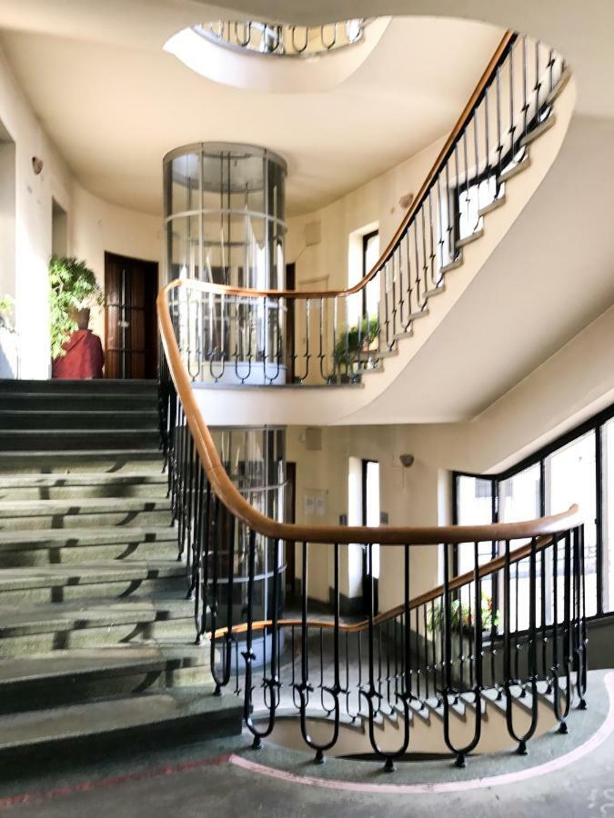 Spacious Bauhaus Icon Flat With Fitness Room In Central Buda, Close To The River And Margaret Island Budapest Esterno foto